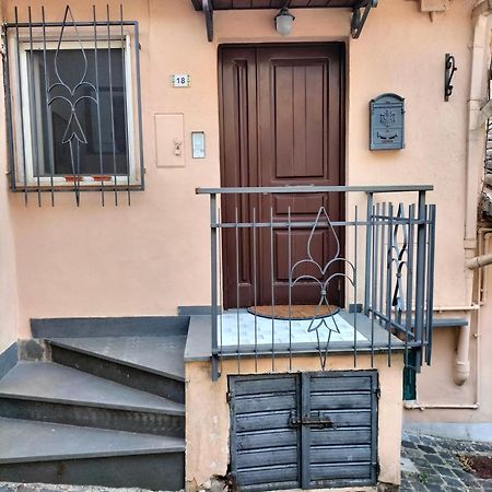 Piazza Varese Valentano Bagian luar foto