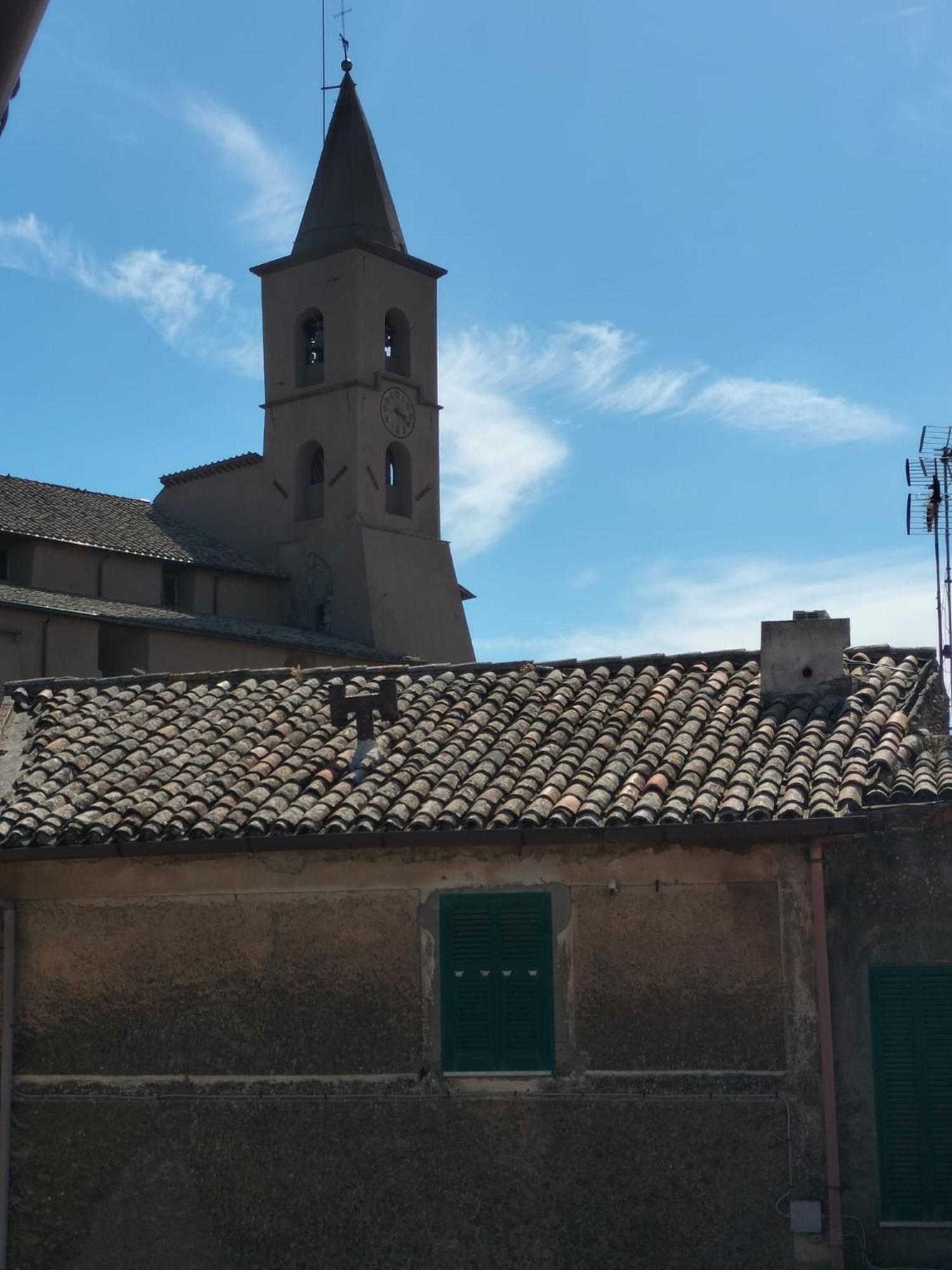 Piazza Varese Valentano Bagian luar foto