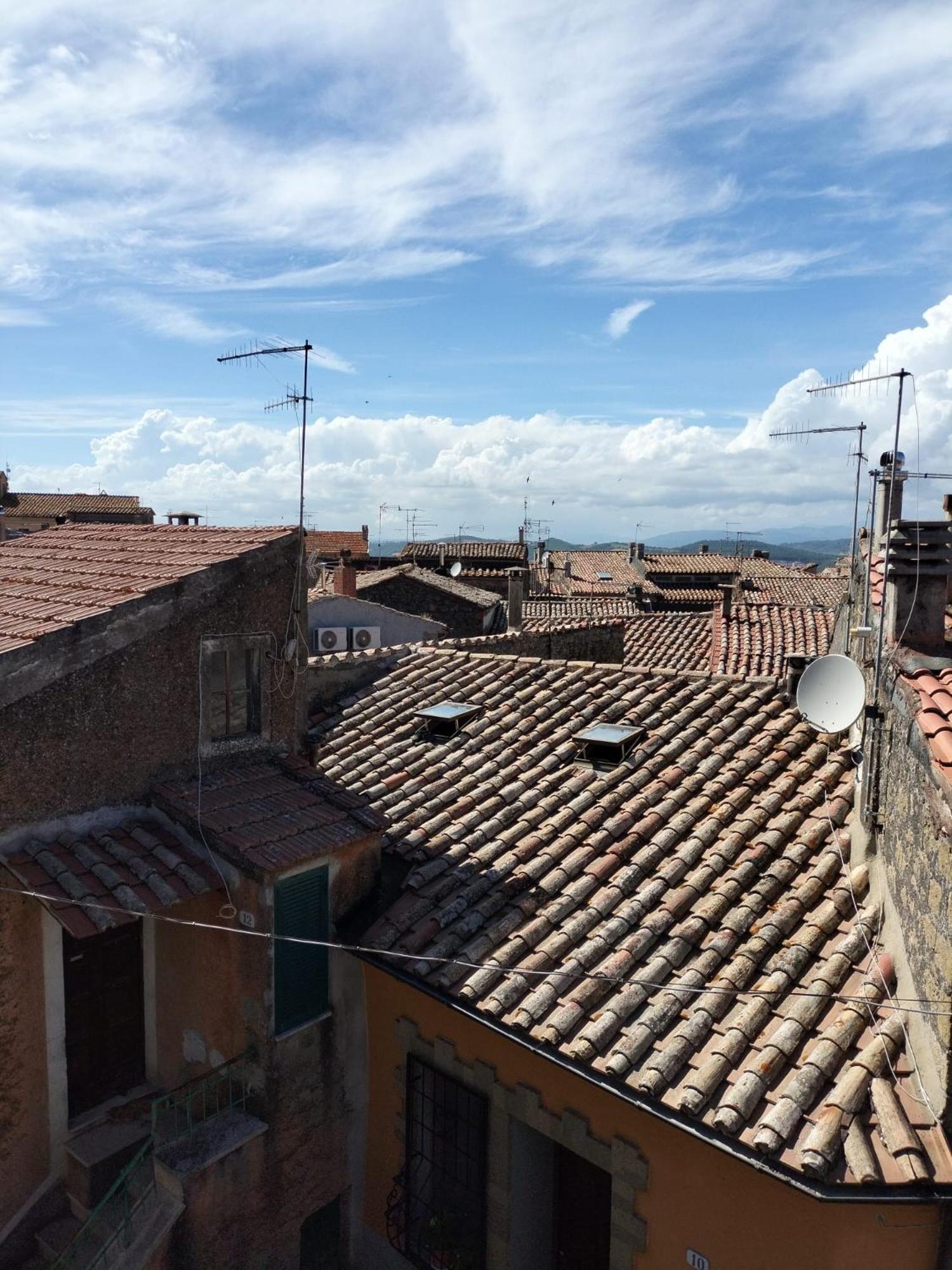 Piazza Varese Valentano Bagian luar foto
